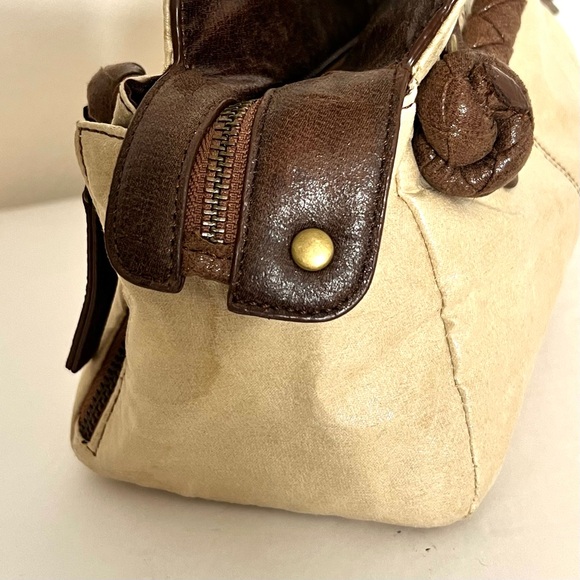 Matt and Nat Montreal PVC Bag Shimmering Cream Great Condition - Picture 3 of 13